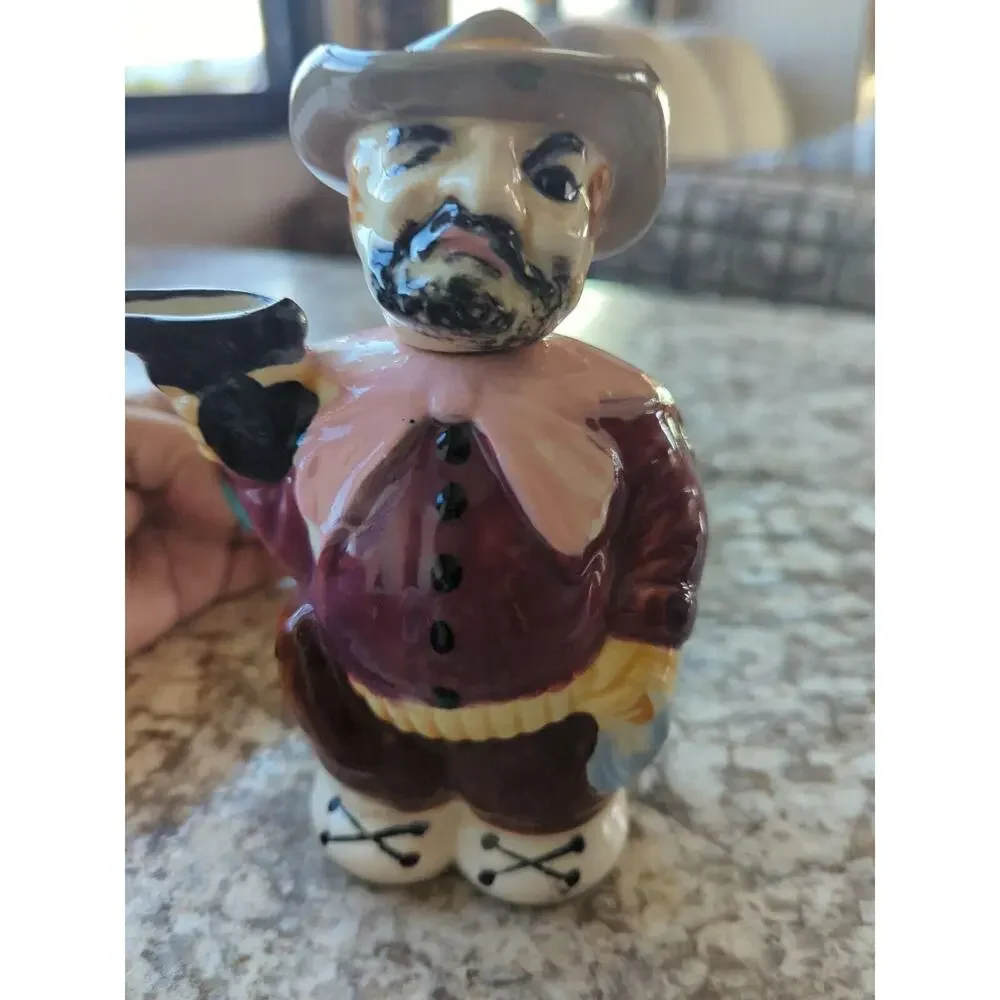 Decanter Outlaw Bandito‎ Vintage Made In Mid century. Has stopper hand painted